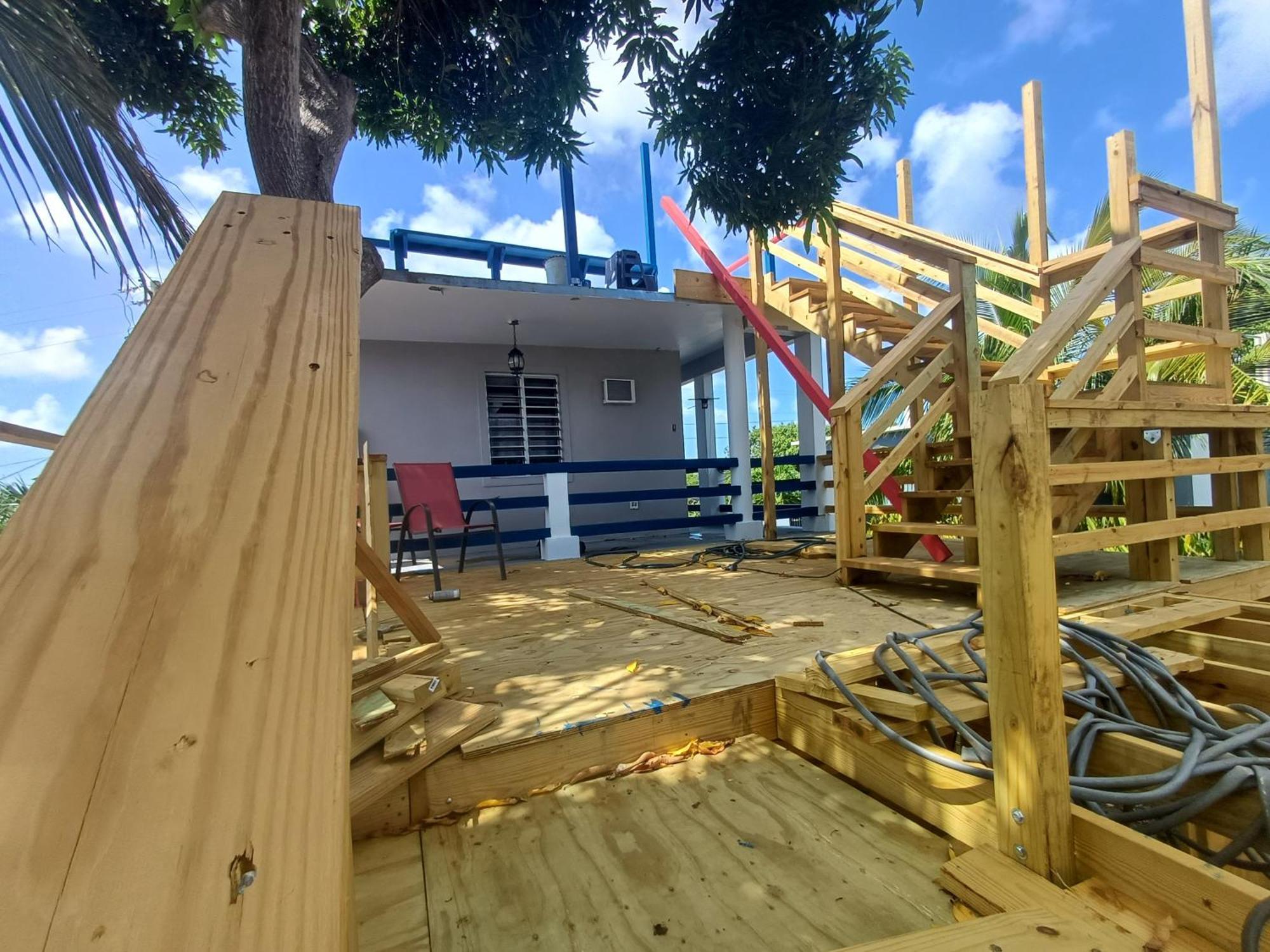Rooster Run Glamping Camping Has Rooftop And Off The Ground Glamping Experience For 1 To 16 In A Single Tent And Views Of The Rain Forrest And To Culebra Across The Atlantic Ocean W Tents, Linens, Deluxe Air Beds, Warm Shower And More At A Great Pric В'єкес Екстер'єр фото