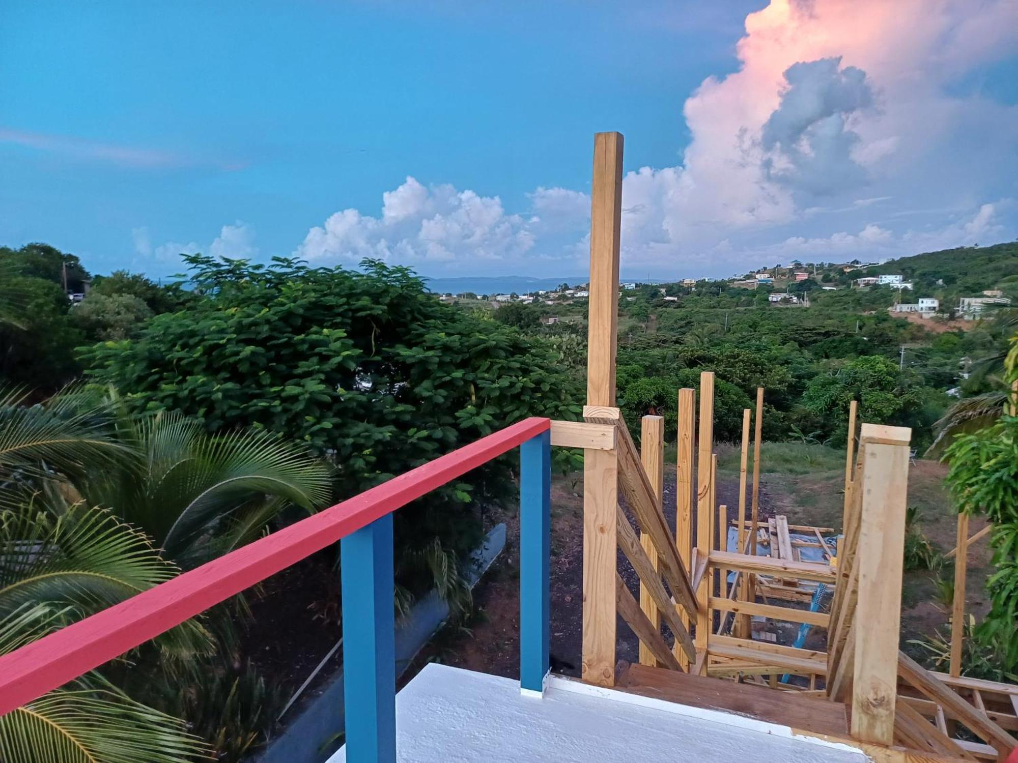 Rooster Run Glamping Camping Has Rooftop And Off The Ground Glamping Experience For 1 To 16 In A Single Tent And Views Of The Rain Forrest And To Culebra Across The Atlantic Ocean W Tents, Linens, Deluxe Air Beds, Warm Shower And More At A Great Pric В'єкес Екстер'єр фото